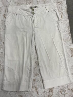 one 5 one White Pants with Decorative Buttons